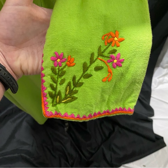 Vintage green Josefa hand embroidered dress made in Mexico - Picture 6 of 15